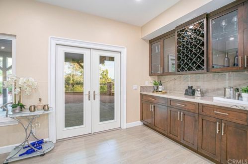 815 Moorside Dr, Glendale CA  91207-1135 exterior