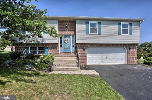 43 Goldenrod Dr, Carlisle, PA 17015-9010