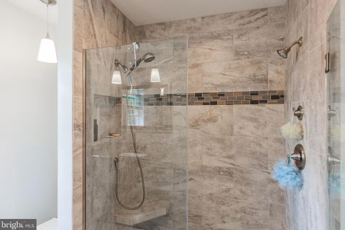 1740 Southport Dr, Lancaster PA  17603-9351 exterior