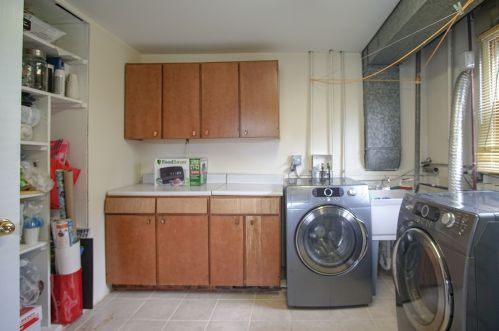 8931 Merrill St, Niles IL  60714-1707 exterior