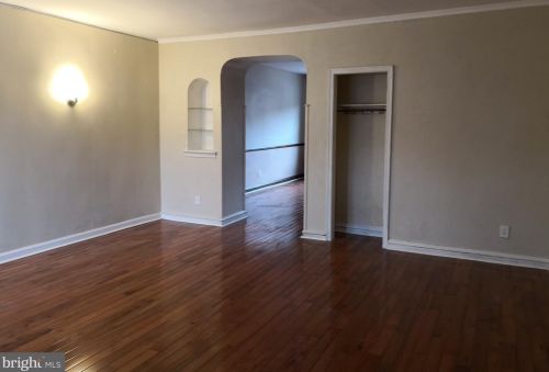 5937 Castor Ave, Philadelphia, PA 19149-3712