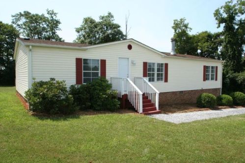 1108 Parks Ln, Bedford, VA 24523-3432