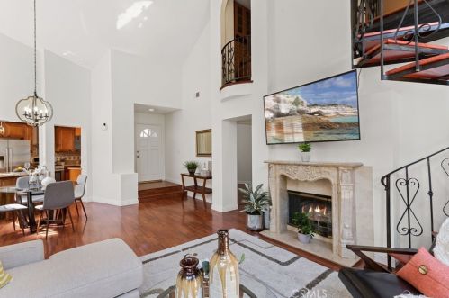 31 Del Perlatto, Irvine CA  92614-5359 exterior