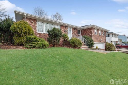 164 Grandview Ave, Edison, NJ 08837-2739