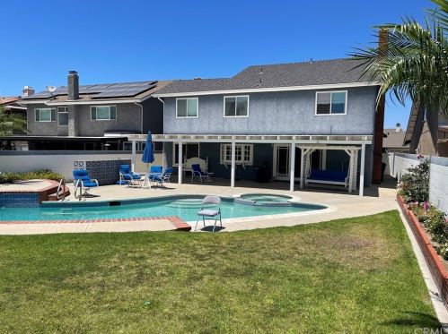 2532 Lark Ellen Ln, Anaheim CA  92806-5606 exterior