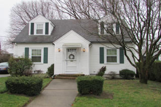 88 Lookout Ave, Cranston, RI 02920-6910
