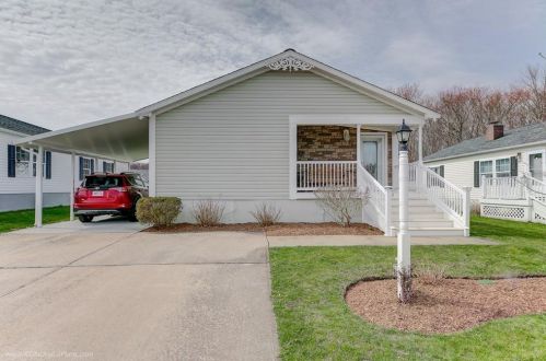 47 Red Tail Trl, Tiverton, RI 02878-2383