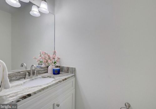 5026 Round Tower Pl, Columbia MD  21044-1322 exterior