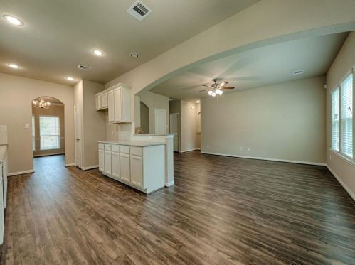 1733 Cindy Ln, Conroe TX  77304-3159 exterior