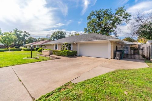 1804 Meadow Lane Ter, Fort Worth TX  76112-4327 exterior