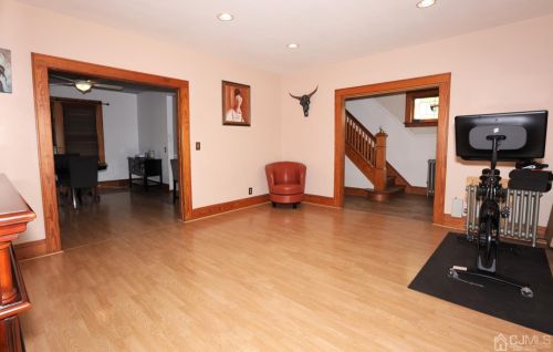 54 Hoy Ave, Perth Amboy, NJ 08863-1942