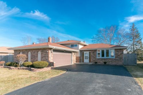 531 Kenmore Ave, Addison, IL 60101-1707