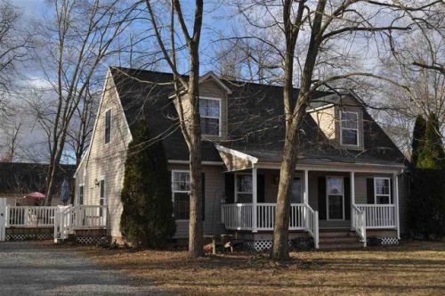 209 21st St, Grottoes, VA 24441-2330