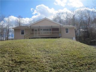 100 Felicity Ln, Torrington, CT 06790-6101