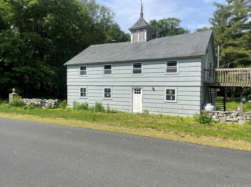 15 Bagburn Rd, Upper Stepney, CT 06468-1432