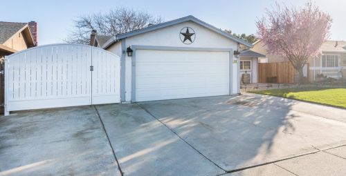 616 Santa Rosa St, Manteca, CA 95336-3430