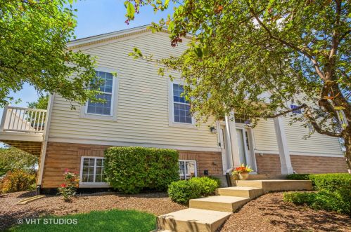 1750 Dogwood Ln, Hanover Park, IL 60133-3976