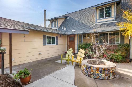 1619 Baywood Ln, Davis, CA 95618-1404