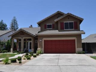 3872 Heartland Way, Turlock, CA 95382-7226