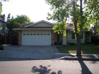 3273 Touriga Dr, Pleasanton, CA 94566-6924