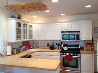 8311 Shawnee St, Philadelphia PA  19118-3906 exterior