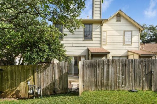 11821 Bittern Holw, Austin TX  78758-3504 exterior