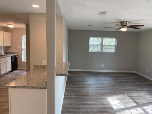 1412 Beech Dr, Conroe TX  77385-9711 exterior