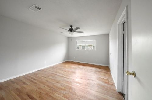 205 Bert St, Angleton TX 77515-5274 exterior