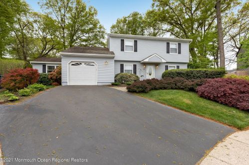 11 Union Hill Ln, Hazlet, NJ 07730-2404