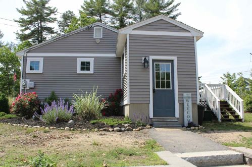 18 Garrison Rd, Dover, NH 03820-4500