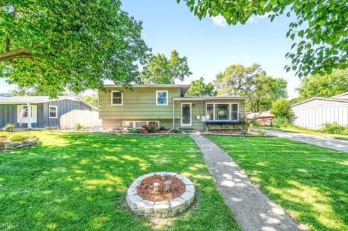 21 Briarcliff Rd, Boulder Hill, IL 60538-1903