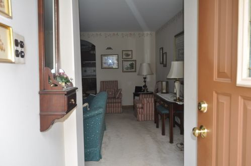 38 Wisconsin Ave, Villa Park, IL 60181-2323