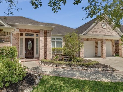 2321 Delta Bridge Dr, Pearland, TX 77584-1566