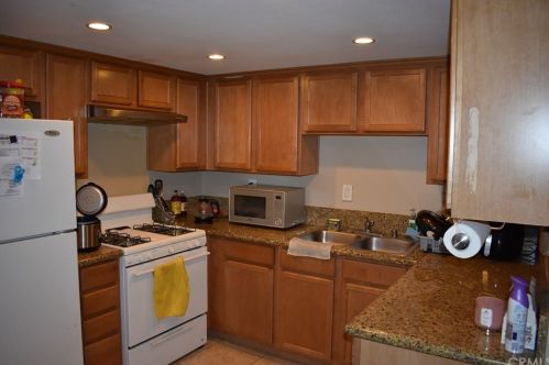 1321 Massachusetts Ave, Riverside CA 92507-7044 exterior