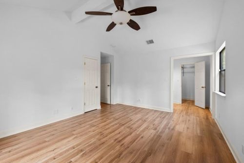 11905 Brookwood Rd, Austin TX  78750-2744 exterior