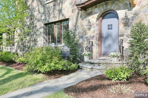 390 Highland Ave, Ridgewood, NJ 07450-4811