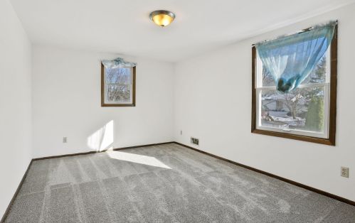 15465 Dresden Trl, Saint Paul MN  55124-6898 exterior