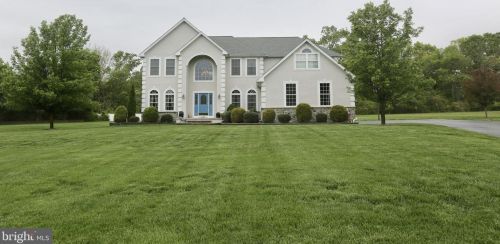 211 Hunters Run, Auburn, NJ 08085-3038