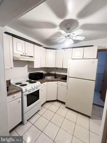 1801 16 St, Philadelphia PA  19145-2202 exterior