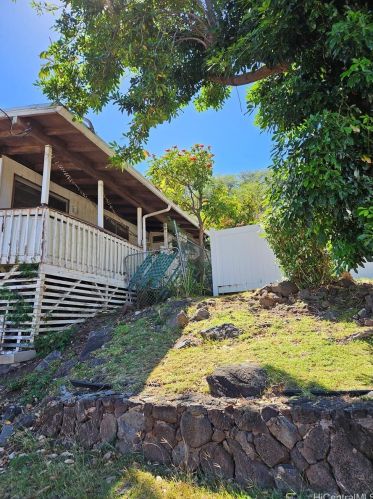 1232 Kalaniiki St, Honolulu, HI 96821-1213