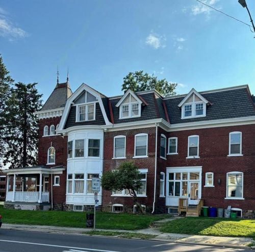 1503 Hamilton St, Allentown PA  18102-4211 exterior