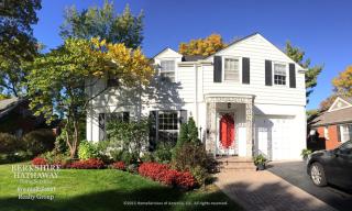 1130 Raleigh Rd, Glenview, IL 60025-3026