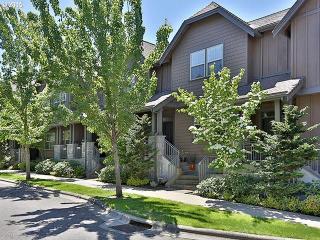 619 Foresta Ter, Portland, OR 97225-7056