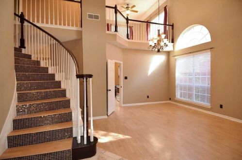 100 Morning Star Ct, Irving TX  75063-4785 exterior