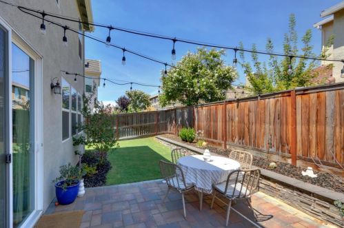 9979 Asilomar Ln, Elk Grove CA  95757-2549 exterior
