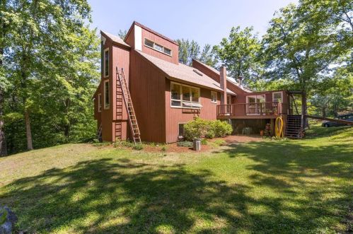 54 Lyndeborough Rd, Amherst, NH 03031-3046