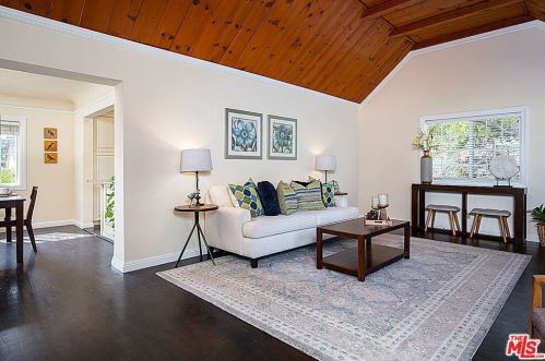 431 Scholl Dr, Glendale CA 91206-3045 exterior