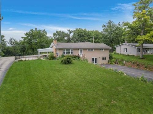 1977 Meridian Rd, Honey Creek, IL 61015-9602