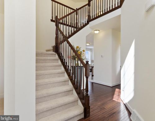 3809 Stonehouse Ln, York, PA 17315-6008