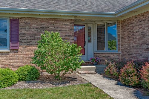 1732 Roosa Ln, Elk Grove Vlg, IL 60007-3141